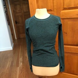 Lulu workout top size 4